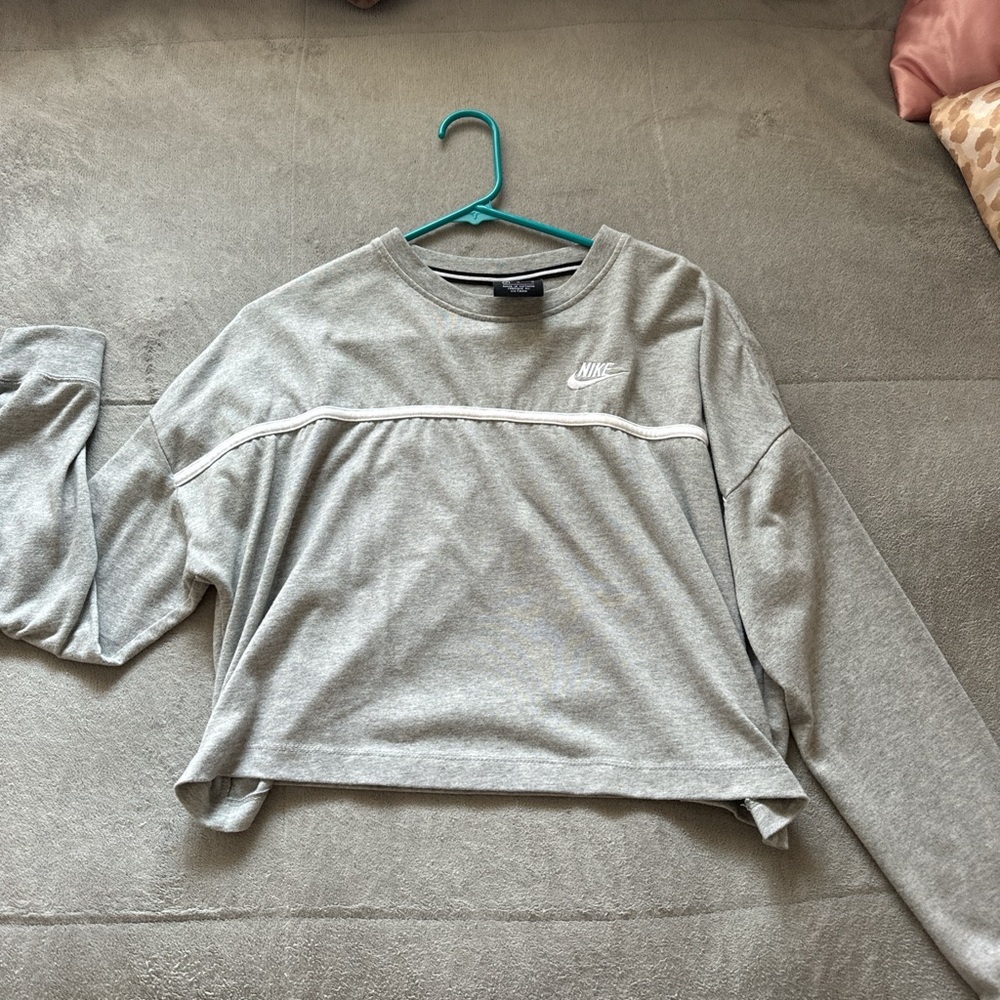 Nike Heather Gray Cropped Top
